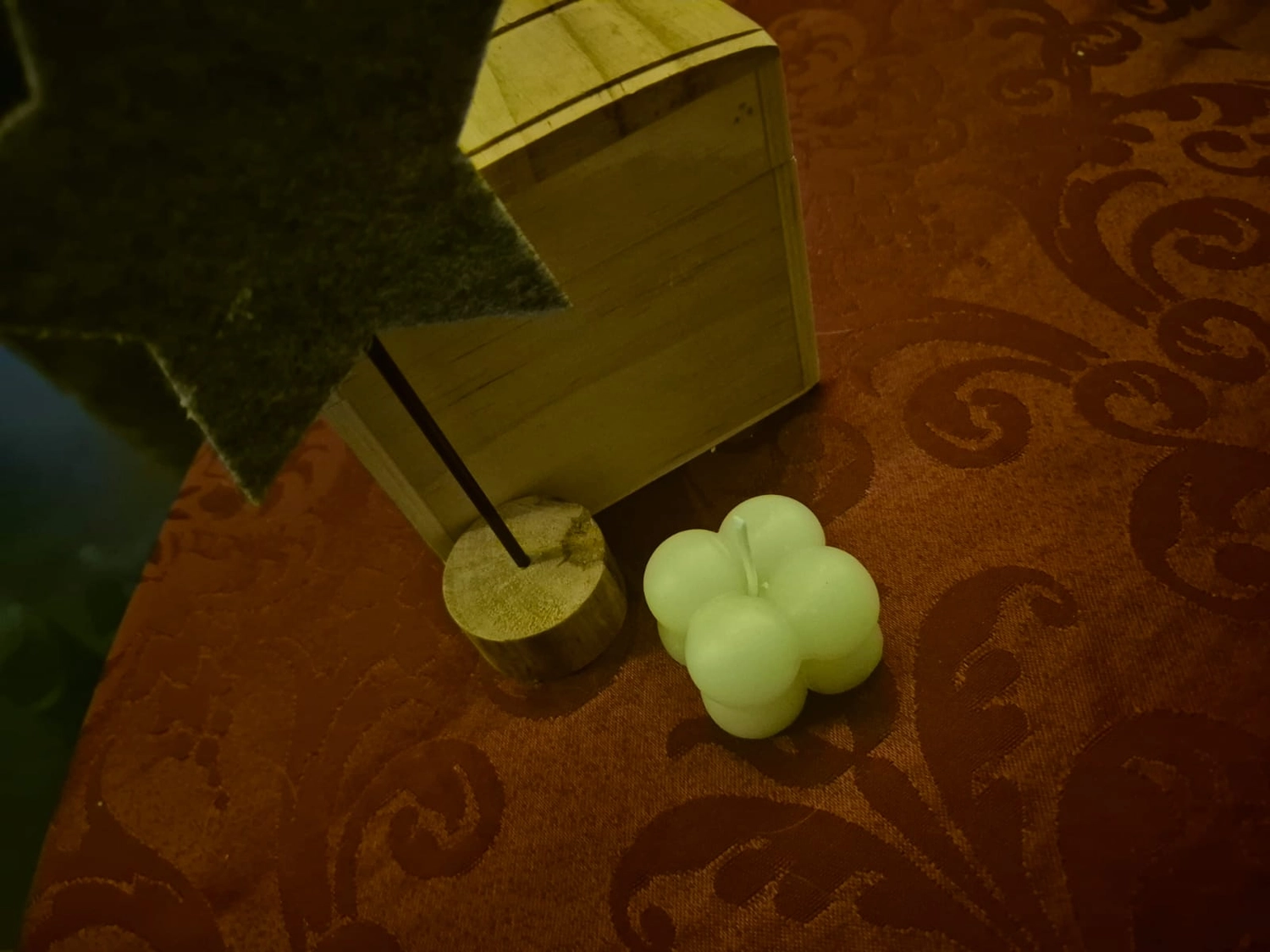 Queen of Angels - Spirituelle Lebensberatung & Duftkerzenverkauf - Duftkerze Würfelform aus Kugeln