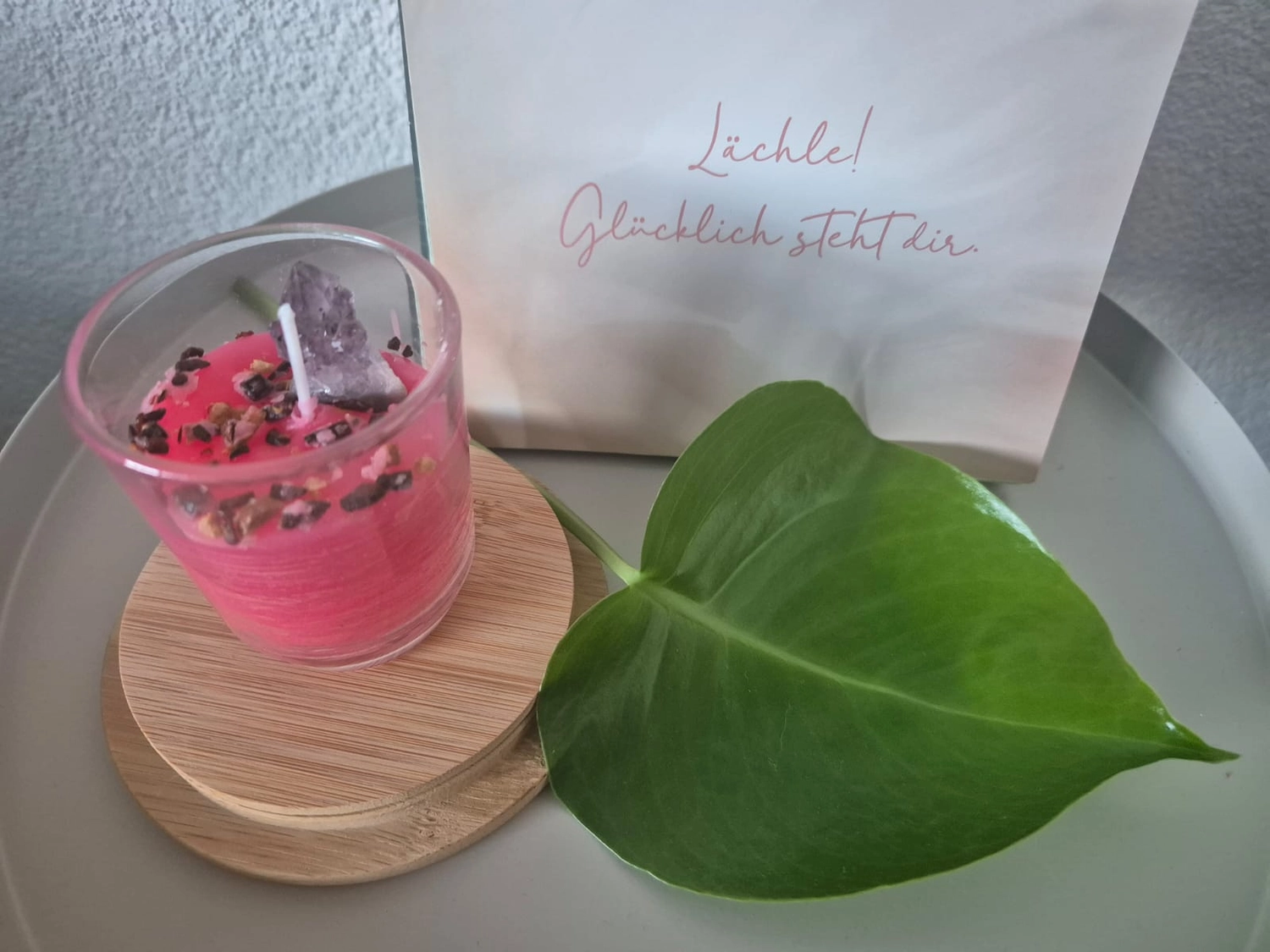 Queen of Angels - Spirituelle Lebensberatung & Duftkerzenverkauf - Duftkerze rosa Farbe in einem Glas